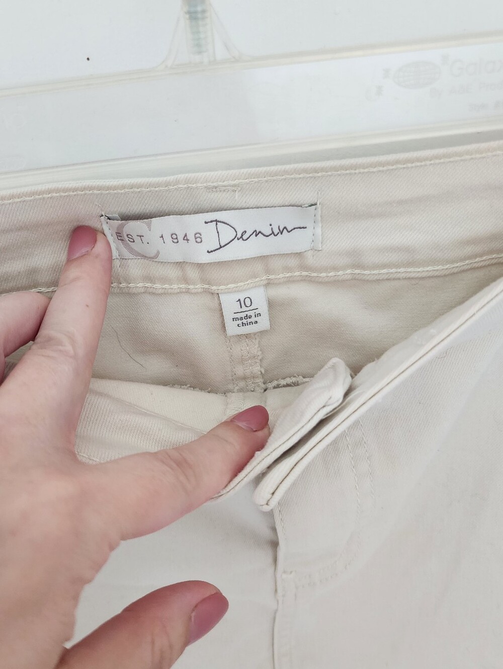 Denim Skirt In Ivory Size 10 With Handsewn Details On Hem - Picture 4 of 4